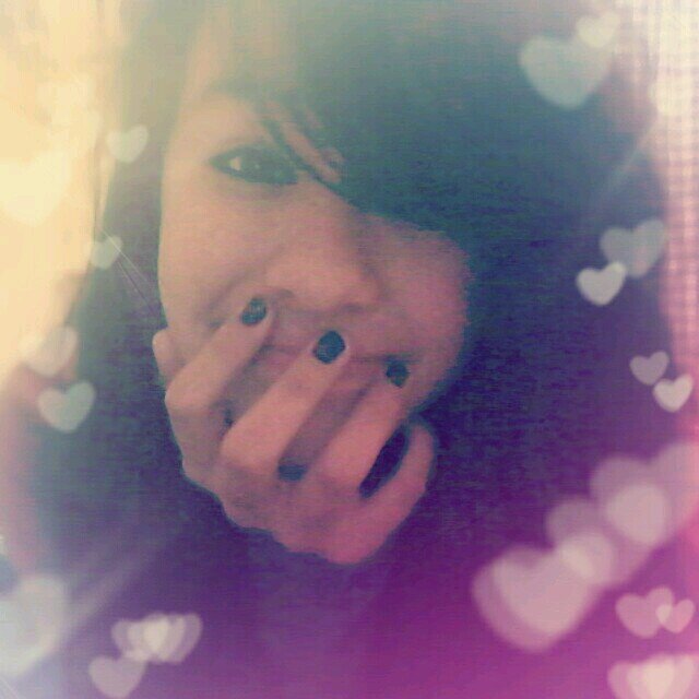 I LOVE 5SoS & One Direction♡ Luke, Ashton, and Harry tho.! there mine tho cx ♡ ♥ I like Nirvana & Sleeping with Sirens too.!♥