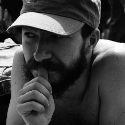 leccese1984's profile picture. Precario e incazzato. Comunista 24h/24. Sognatore indefesso indifendibile vizioso.Vivo a Bologna  ma dentro continua ad agitarsi la mia Terronia, il mio Salento