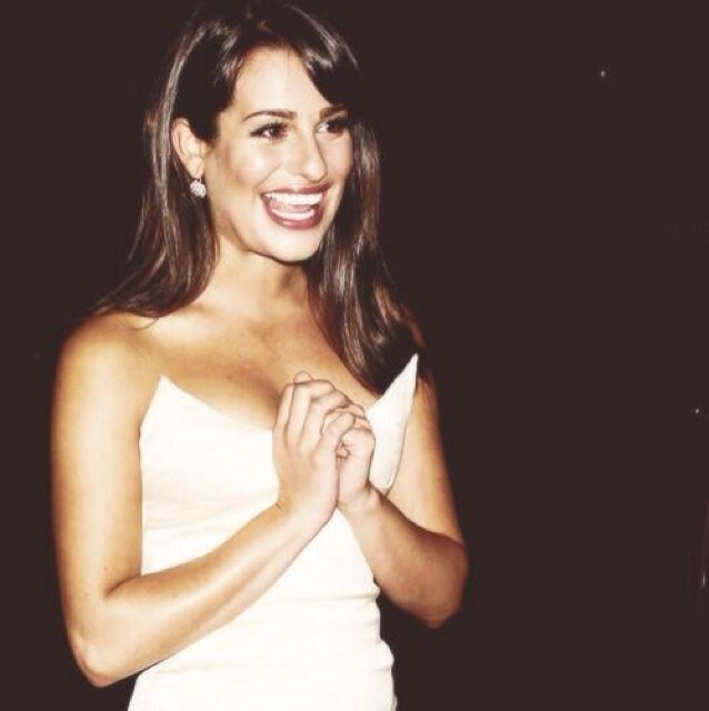 dm me nice things about gleeks or even glee cast members! our goal is to make you smile :) no hate will be posted.