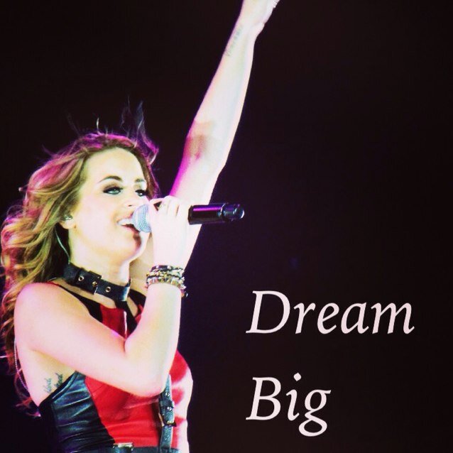 Angie Miller sets me free, follow the super stars from china @angiemiller @LydiaHester