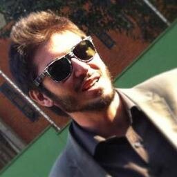 Estudante de Jornalismo, aspirante a fotógrafo. Um homem determinado, viciado em esportes, tecnologia e relações sociais.