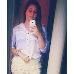 Sou normal de um jeito diferente. Sou normal com um pouco de anormalidade. Porque ser completamente normal, é chato né hi :3 ♥