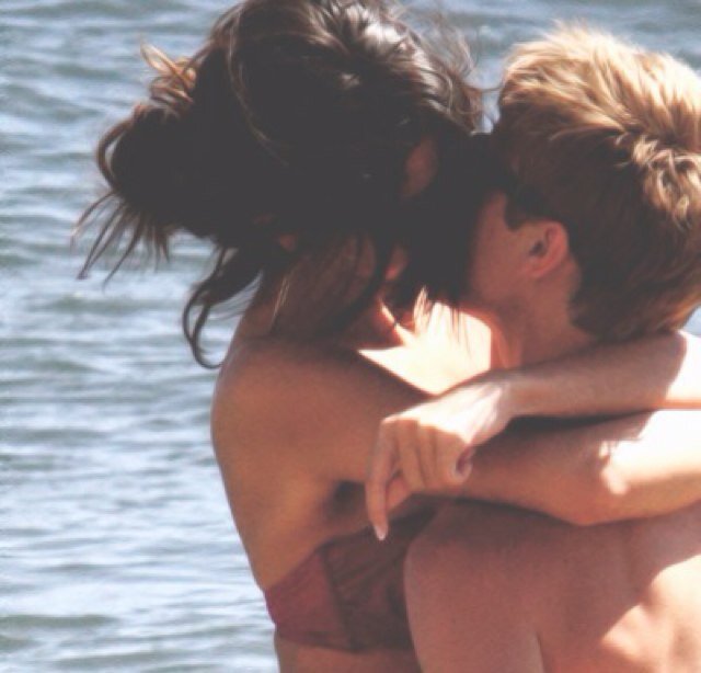 Fake di Sel gomez. 11/11/2013 Justin ti amo ♡ Hazza is my life❤Ashy è il mio teneronee❤ Liam.❤