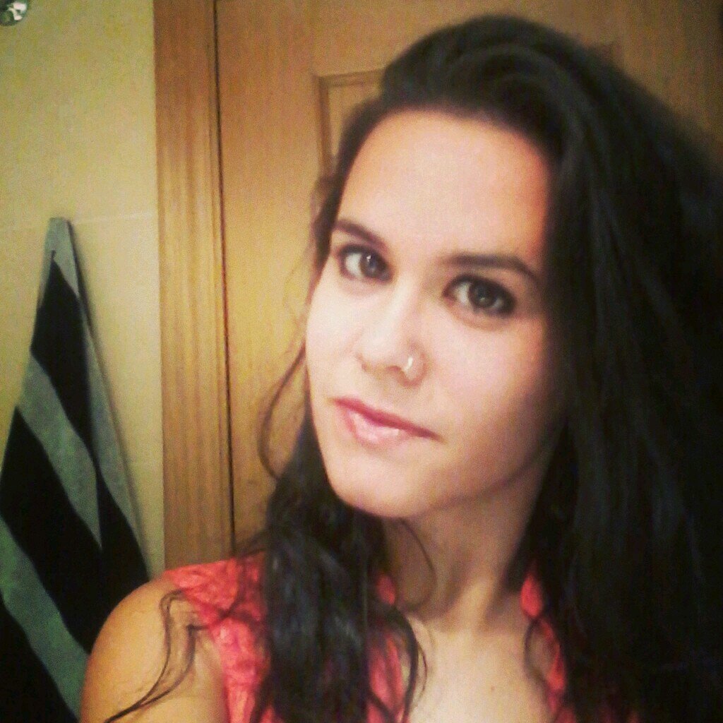 Estudiante de Historia y Ciencias  de la Música en la UGR. Flautista, fanática de Mónica Naranjo. Vivo en libertad!!