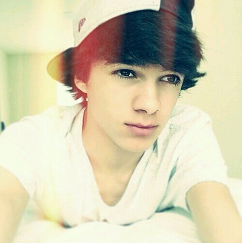 BrentRivera___'s profile picture. (Shy/Single/bullied/ Foster kid; Doesnt have a home 15, barely talks/Came out of abusive home) Taken: by @JacobsCallieRP I love her so much, she is amazing.