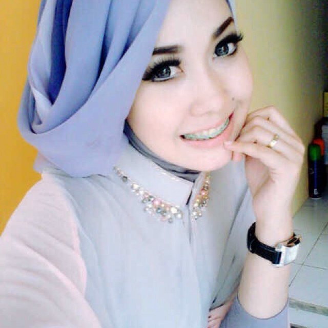 Bankir, MC , happy wifey of arie wibowo, to be mom insyaallah