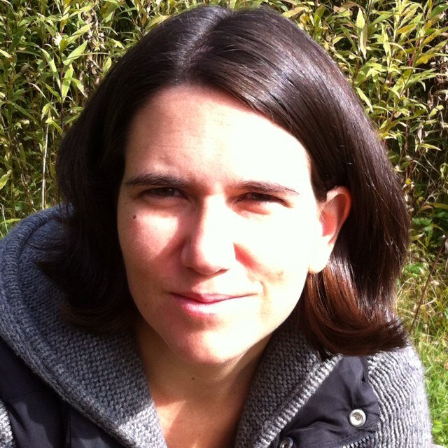 Maman de deux garçons, travaille dans milieu du livre, amoureuse du plein air et d’un Gamer. Saguenéenne d’origine, montréalaise d’adoption.