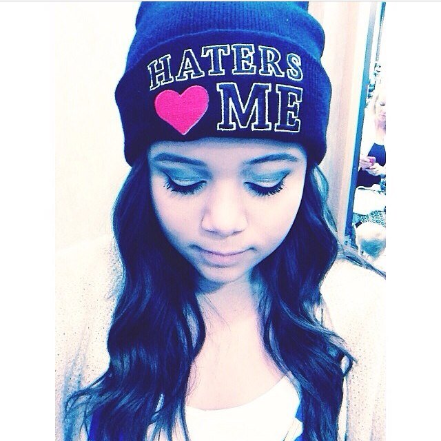 Im sarai! Im a youtuber!