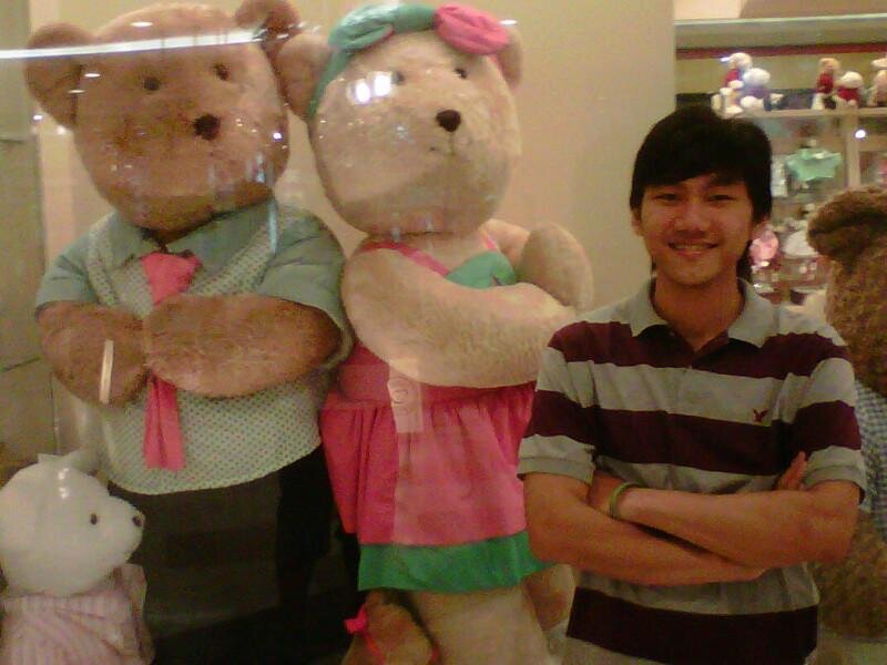 Thanks God, You always give me the best, good family and good friends.. Thanks Lord (˘ʃƪ˘)