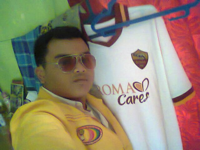cowok setia,penyayang suka ucing.....
