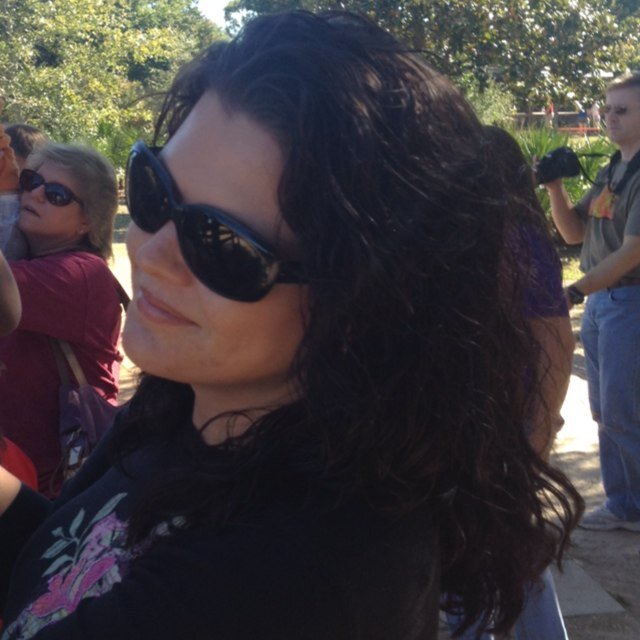I'm in school @ Full Sail for Creative Writing. I write. I blog. Check out my website & like my page https://t.co/J0y1v3FaaX
