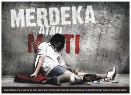 Ingat, Narkoba hanya nikmat sesaat tidak ada manfaat narkoba. Narkoba tidak membuatmu bergaya tetapi malah membuamu tidak berdaya. Hidup indah tanpa NARKOBA !!