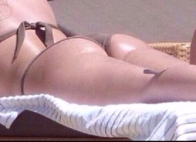 We tweet celebrities' asses. Request your favorites to be put up here.
