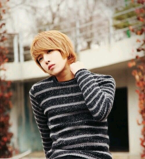 เซธ  รูปหล่อ บ้านเกือบรวย ทัคกได้ฉีดยาแล้ว (?) #ABtybe 7/11/13