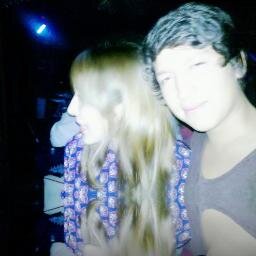 urisinh's profile picture. La tierra sea bendecida, la tierra sea sanada.Toda el agua de la tierra sea bendecida con amor y gratitud. Todo mi ser se mueve a tu alrededor.