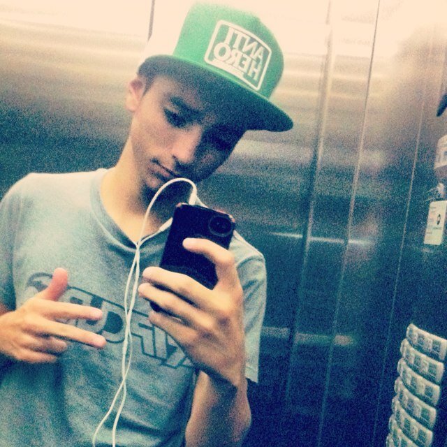 ⚪️⚫️De branco e preto eu tenho a satisfacao...❤️❤️
