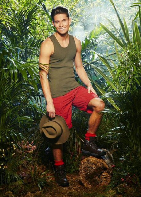 joey essex is my idol I love everything about him and I don't know why you wouldn't;he will follow me one day soon that's a promise♥. Samfaiers♥ MetX1 TweetedX1