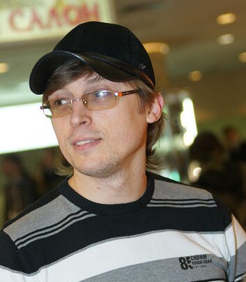 FsFantom's profile picture. Я сильный человек, но у меня есть три слабости - любимая жена, машина и шоколад...!!!)))