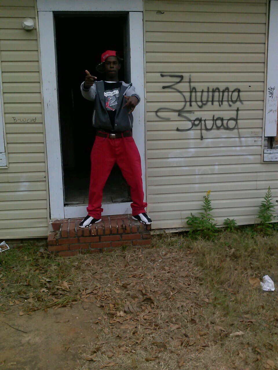 All HAIL KING LAFLARE IM THAT NIGGA THAT NIGGA NIGGA FOLLOW ME ON TWITTER ,S.I.U.GANG DAY 1  SHIT ,TR3Y GANG OR NO GANG ITS AYE 3 THANG