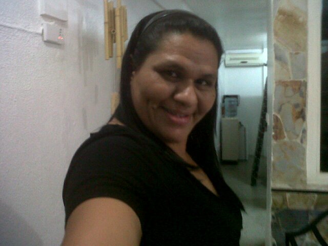 Soy VEnezolana soltera y cristiana,creo en el poder de DIOS y me gustan las campañas, viajo mucho llevando palabra del señor. Me gusta hacer amistades.