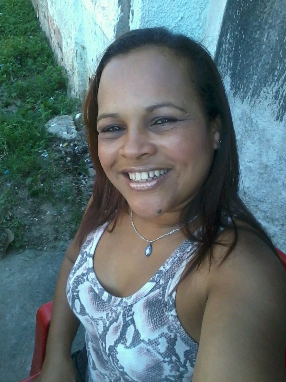 Gosto muito de praia, dançar se divertir e ser feliz !!