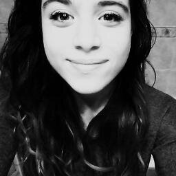Ragazza. 16 anni di paura, paura di non essere abbastanza, paura di rimanere sola al mondo. Ma l'Amore mi ha salvato || @onedirection are part of me.