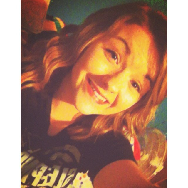 follow me, i'll follow back(: