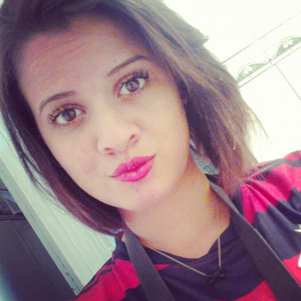 Sou pessoa de dentro pra fora. Minha beleza está na minha essência e no meu caráter. Acredito em sonhos, não em utopia. Mas quando sonho, sonho alto.