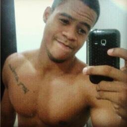 30 anos, Baiano e.. Só seguindo pra saber do resto...
