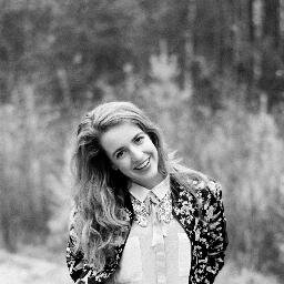 19 // fashion student at the Amsterdam Fashion Institute // daydreamer // has a big crush on fashion and photography // blogger at http://t.co/d1nnmsWBcz ♥
