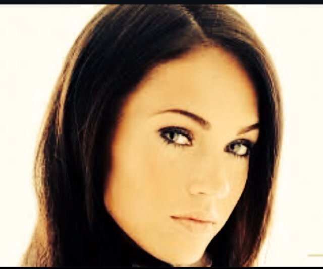 Look i may look like megn fox but im not ima fucking human being so stop saying im trying to inpersonate her when im not