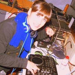 Alyson Sugar Dj Femenina 
Sesiones mensuales
 http://t.co/OqXBin9OyY