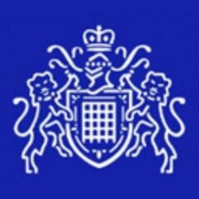 London's Metropolitan Police Service. Also at http://t.co/ogxgrhfF5H. Don't report crime on Twitter. In emergencies always call 999. http://t.co/W7RC2rrjCq.