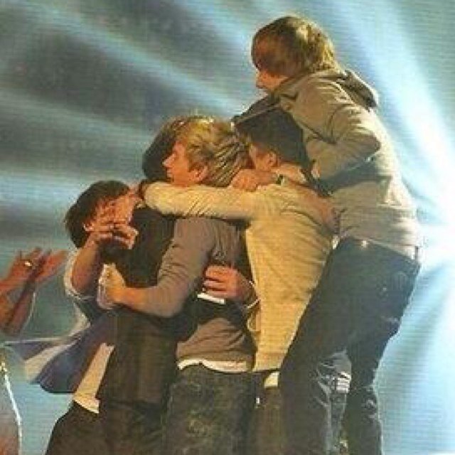 I gave you a free follow so please follow @niamcookiess and just ask for a follow back. Have a beautiful day x x x