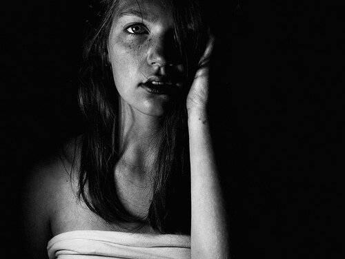 ADOLESCENCIA = Amor, Dolor, Odio, Locura, Ensenanzas, Sonrisas, Caidas, Enamoramiento, Necedad, Celos, Imaginacion, Alegrias.