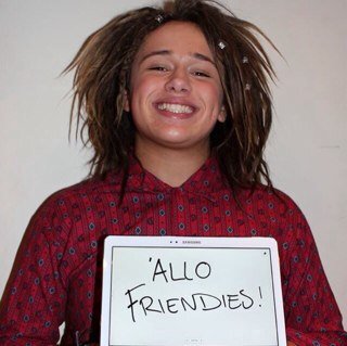 5 friendies supporting @lukefriendmusic love you❤️ follow our personals; @laurenwaites98 @lukey_friendies @lukefriendyy @lukesfriendi3 @lukeefriendd❤️