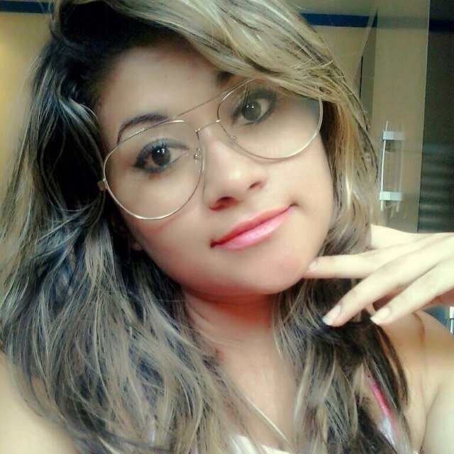 Aline, 1994, Leonina, Manauara, Noiva, Estudante de Ciencias Contábeis.