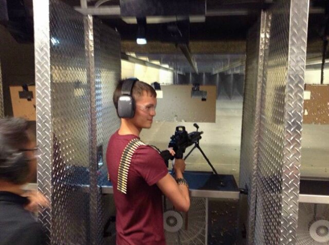 Half Portuguese Half Welsh.                      Future Wolf Biologist/Conservationist, STOP THE WOLF HUNTING!        Add me on kik: PhilipRuiCosta