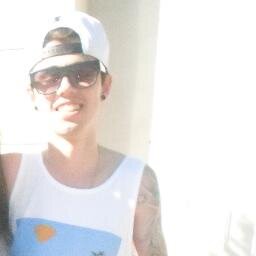 Primeiro fc dedicado a banda Sond Stronda! Zack e Gui s2 Since 31.07.13 ϟ Seguido por eles s2 ∞ 15.08.1994