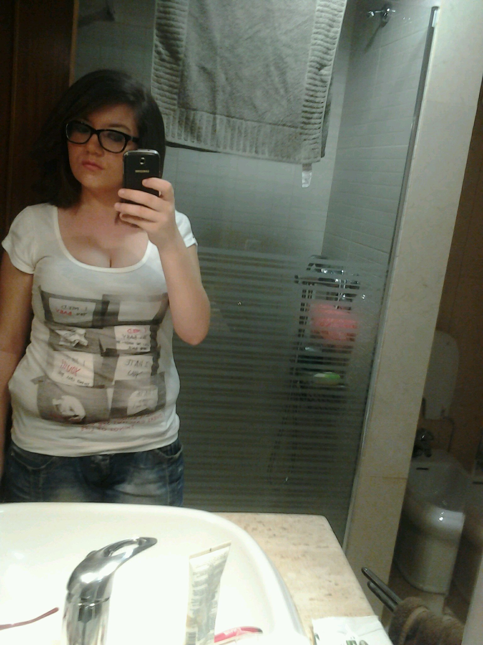 soy una persona divertida jaj y alegre ^.^
