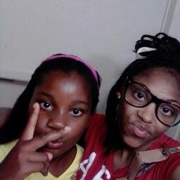 i love to dance and wach movies and ate  popcorn  and get on twitter