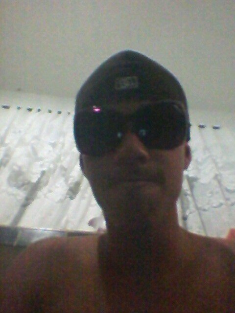 Sou chato? Siim, só com quem merece. Eu amo? Siim , quando o amor é verdadeiro eu luto até o fim e desisto nunca.