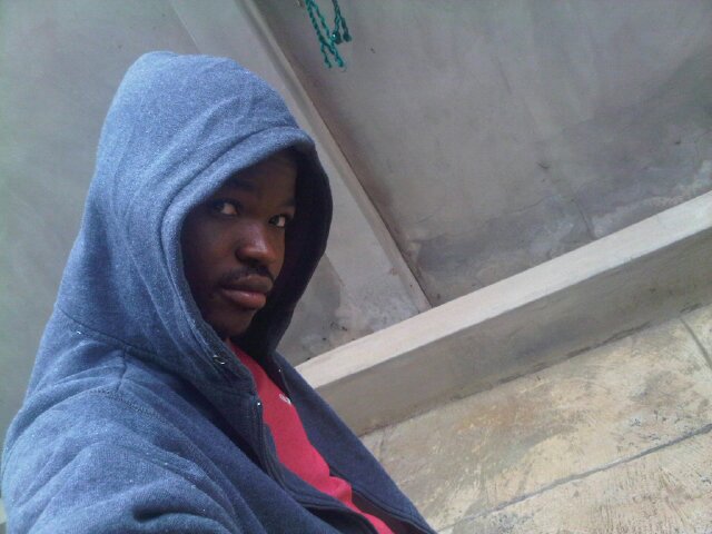 Luv gistin,luv watchin movies nd luv traveln.