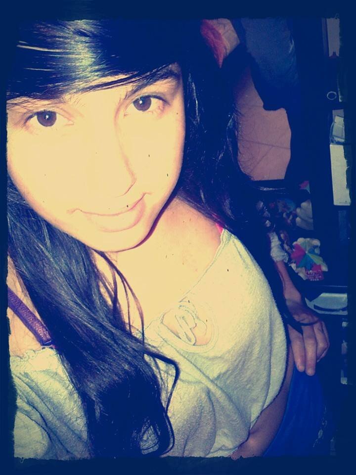*-* no debi poner miss ojos en alguien como tuu *-* :(