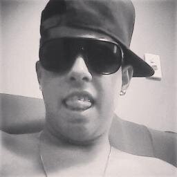 stilo diferente, mlk inocente, gingado envolvente, santinho 
ou indecente, Há, aqui a humildade é evidente ;D