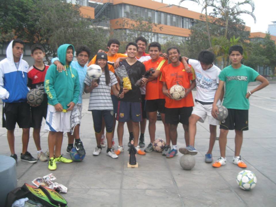Somos la Comunidad Oficial del Fútbol Estilo Libre en todo Perú, bienvenidos
