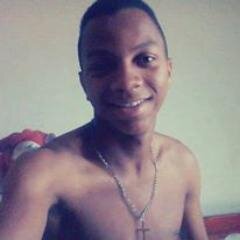 Eu pensei que a saudade só pudesse me trazer tristezas, mas percebo que ela também me faz ver o quanto você é importante pra mim.