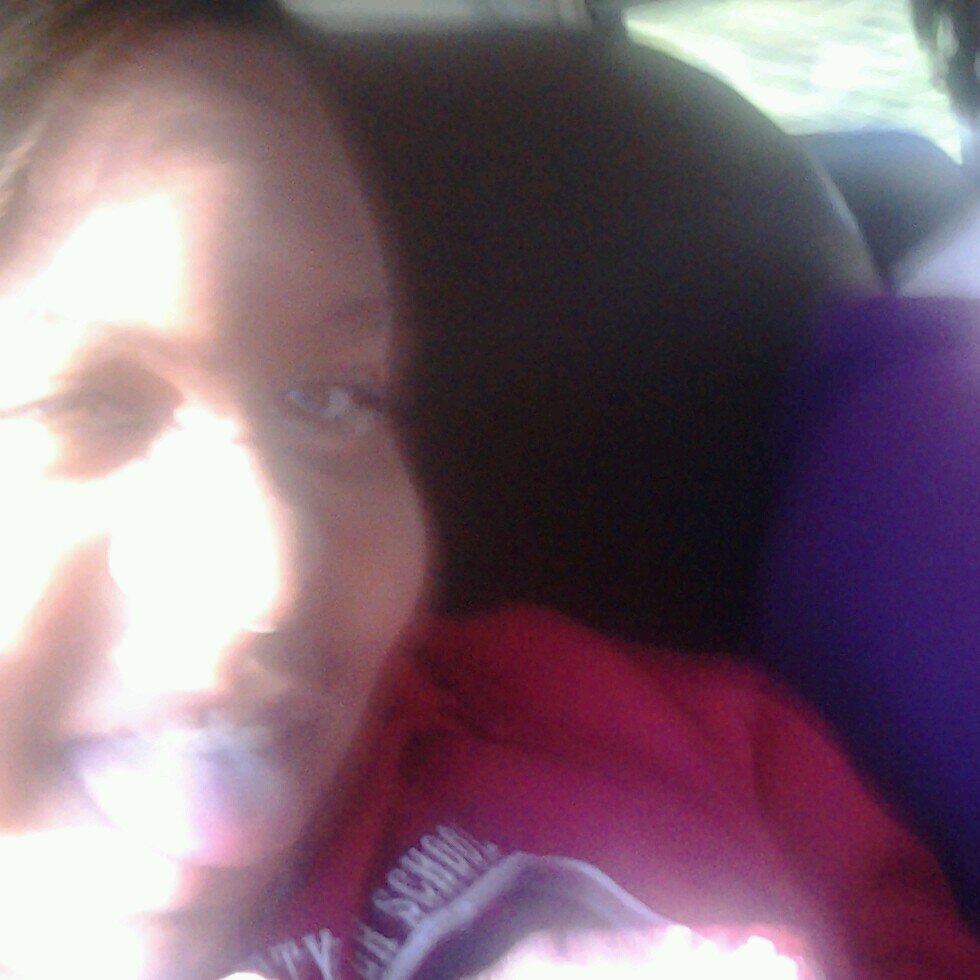taken♥. . . missin my queen. . .♡040295
