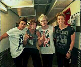 One Direction,5 Seconds Of Summer y Little Mix.