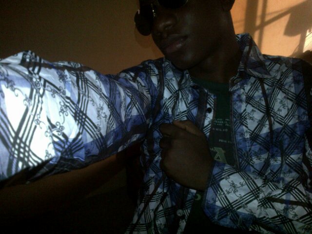 Student\artist\musician..#TeamFollowBack|intrested in women&stars.:http://t.co/DxOzIkydOp{mail:victorfexis@gmail.com}.wanna be a star someday